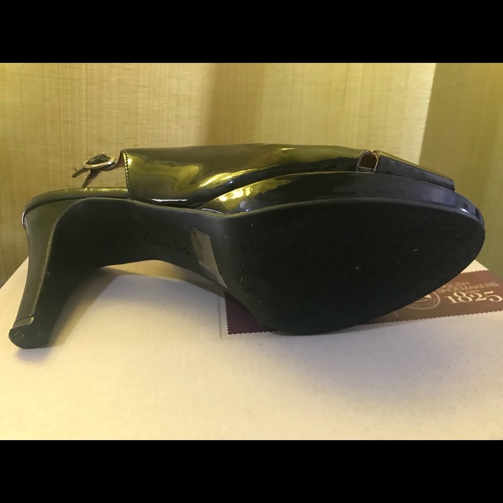 Clarks - Picture 2 of 2